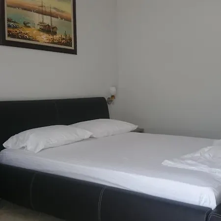 Enzo Studio Apartment Himarë